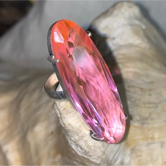 Gorgeous Pink Quartz Handcrafted 925 Sterling Elongated Faceted Ring - Picture 3 of 8